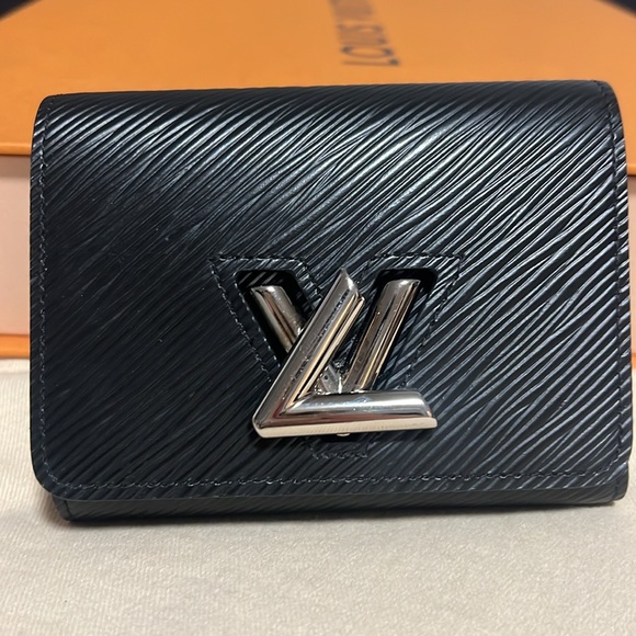 Louis Vuitton Twist Compact Wallet Epi Noir MSRP $875 - Picture 3 of 11